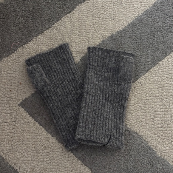 Women’s Grey Zara Fingerless Gloves with Flower Embroidery - Picture 2 of 4